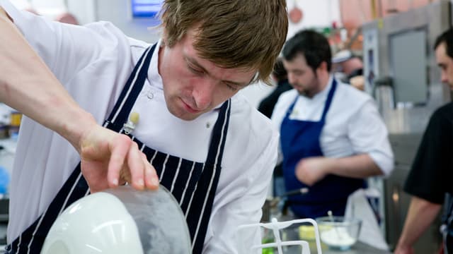 S06:E08 - Northern Ireland Mains