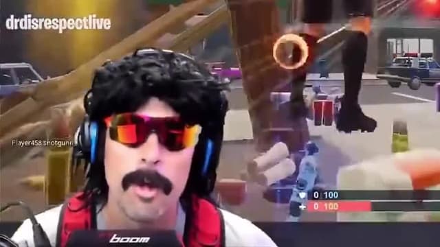 S01:E04 - Worst Glitches in "Fortnite" / "Fortnite" Hackers That Got What They Deserved