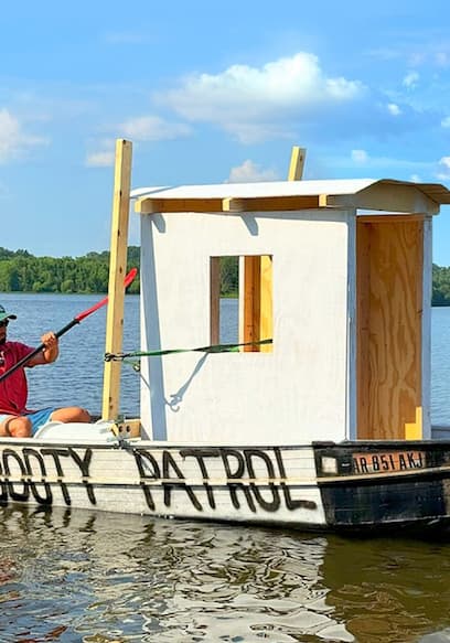S04:E09 - 1v1 Homemade $500 Boat Challenge! poster