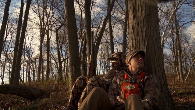 S06:E07 - Duren Deer Camp: Wisconsin Whitetail With Helen and Brittany Part 1