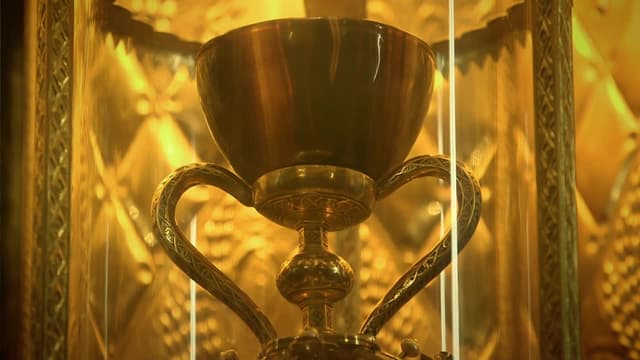 S01:E02 - The Holy Grail