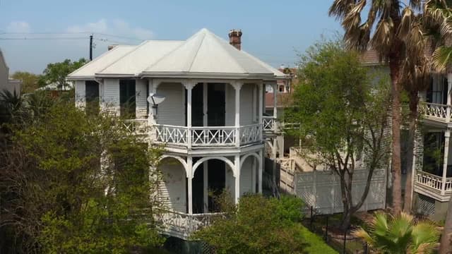 S03:E06 - The Clayton