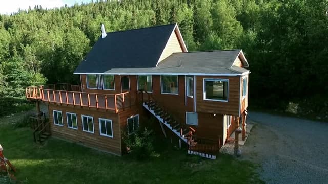 S04:E01 - Fishing for an Alaskan Home