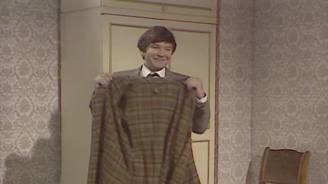 S03:E02 - The Hotel