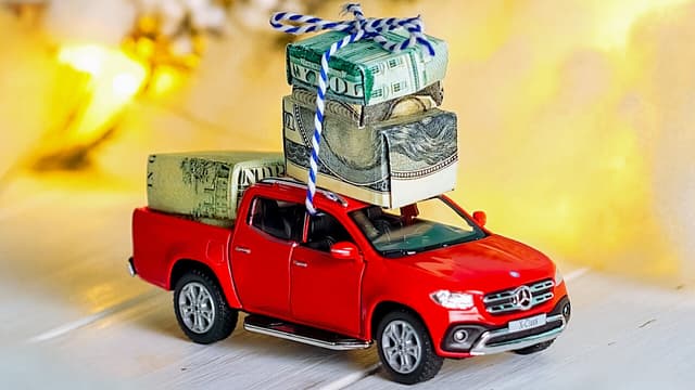 S05:E11 - It’s Not Too Late to Implement These Simple Christmas Ideas