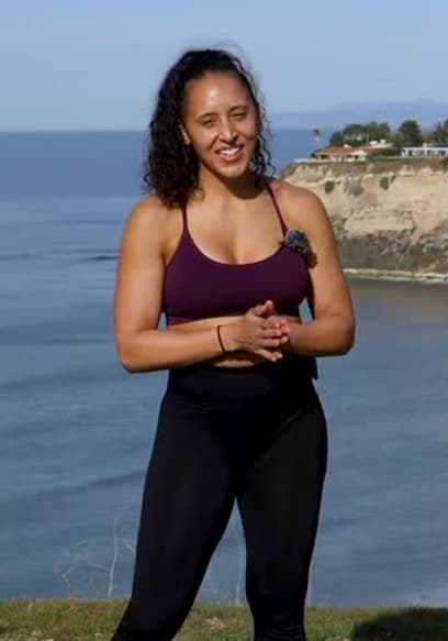 S01:E05 - 15 Min Glutes & Legs Workout With Dumbbells - Day 5 poster