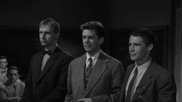 S03:E34 - The Changing of the Guard