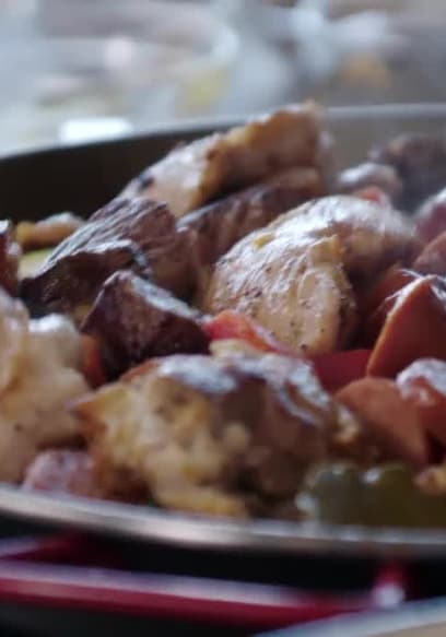 S01:E09 - Paellas Everyday All Day! poster