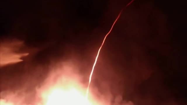 S01:E02 - Fire Worms and Green Clouds