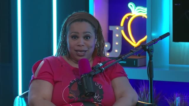 S01:E12 - That Eggplant Emoji Is Wrong