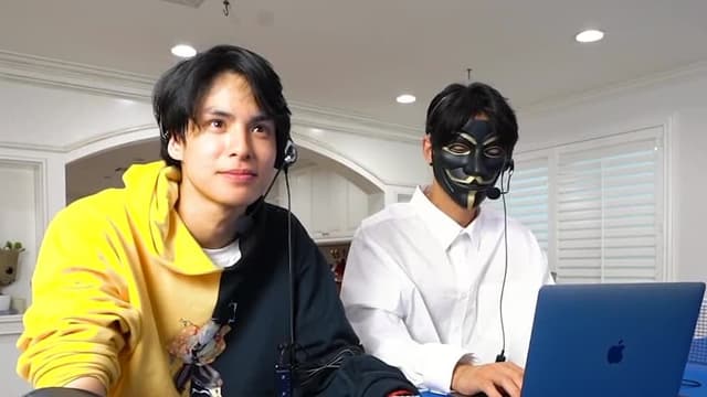 S01:E20 - My Dad Was Murdered and My Friends Betrayed Me