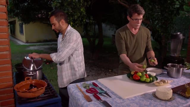 T09:C01 - S09:E01 - Oaxaca's Most Magical Holiday