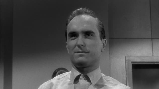 S01:E31 - The Chameleon