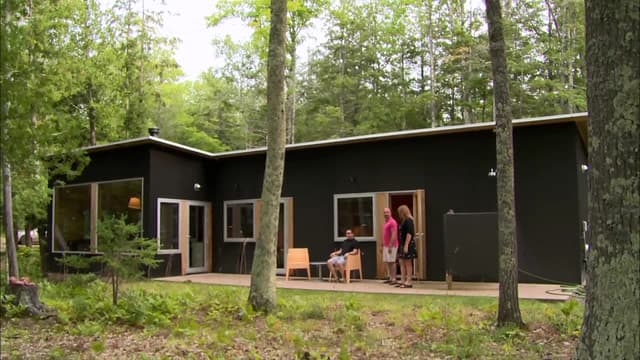 S01:E01 - Luxury Micro Cabins in Wisconsin