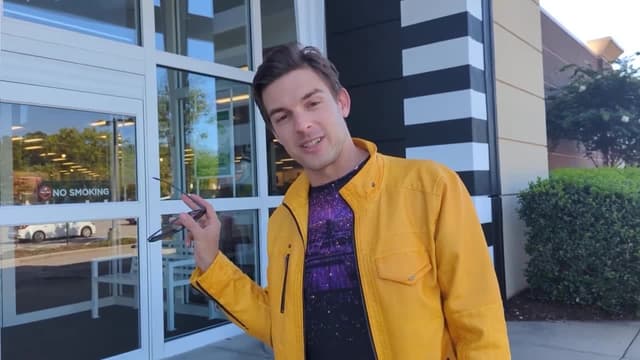 S02:E09 - Sunscreen Is a Lie