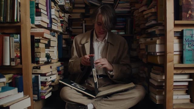 S01:E01 - Booklovers