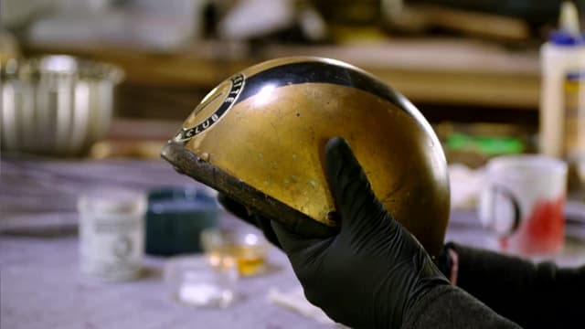 S07:E27 - Nurses Dictionary, Motor Bike Helmet & Goggles, Jubilee Hobby Horse