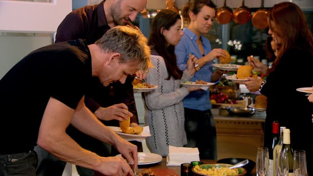 S01:E10 - Party Food