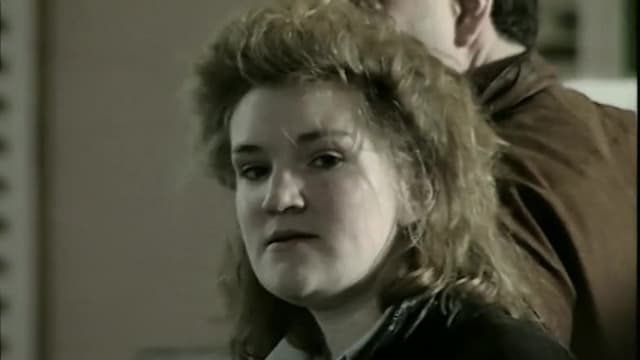 S02:E01 - The Brighton Bomber