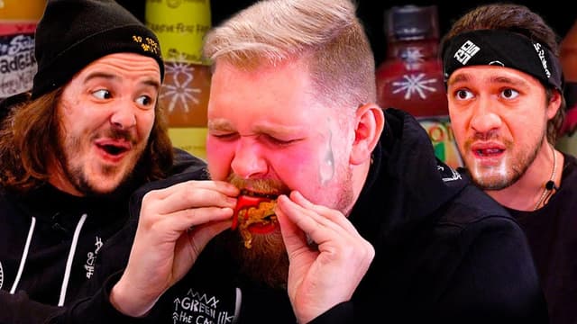 S01:E10 - Truth or Hot Wings
