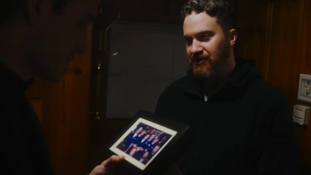 S03:E06 - Mimic / Zoom In