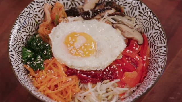 S01:E07 - Episode 7 - Korean