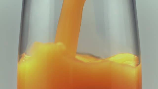 S05:E04 - Sunshine in a Glass