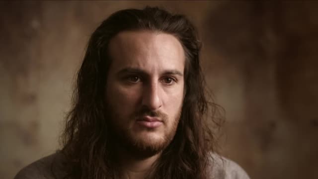 S03:E01 - All Eyez on Me