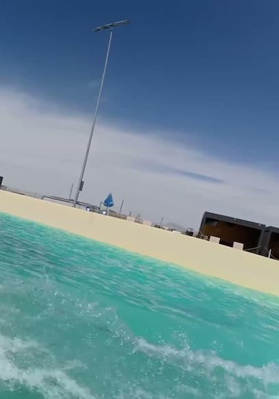 Póster de S01:E09 - Pros Try Surfing New Wavepool in Arizona