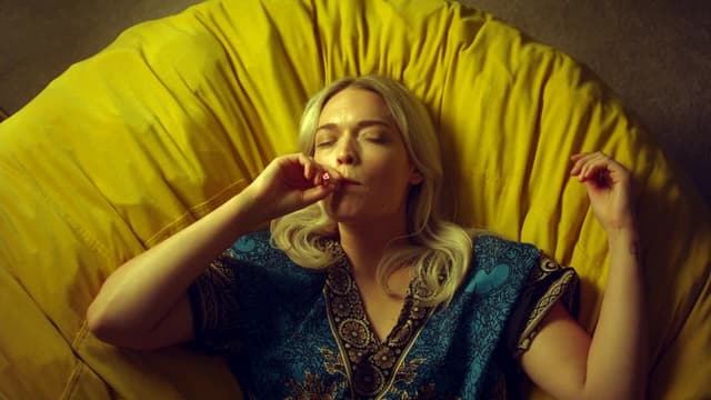 S07:E02 - Kid-Free Weekend / Sleep