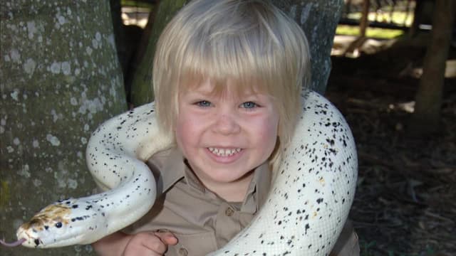 S01:E07 - It's a Baby Giraffe!