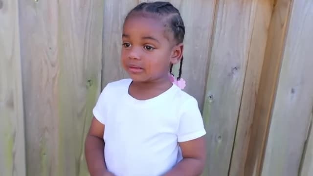 S02:E11 - A Stalker on the Loose