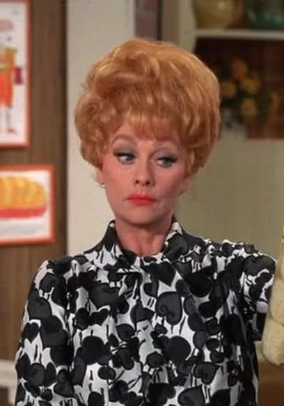 S01:E20 - Lucy the Shopping Expert poster