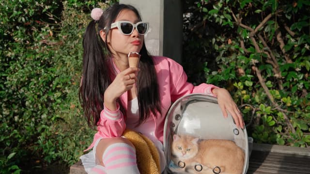 S01:E03 - The One With the Cat Killer