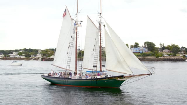 S41:E18 - Cape Ann: Between and Rock and Hardwood