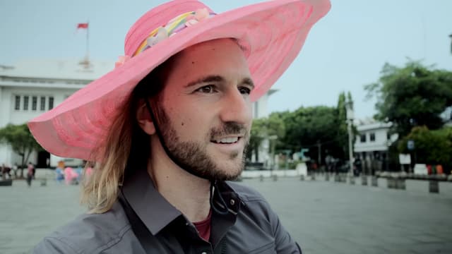 S01:E15 - Hidden Jakarta