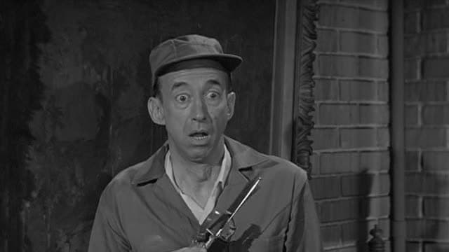 S01:E16 - Addams Family Meets the Undercover Man