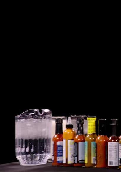 S16:E12 - Tom Holland Calls for a Doctor While Eating Spicy Wings poster