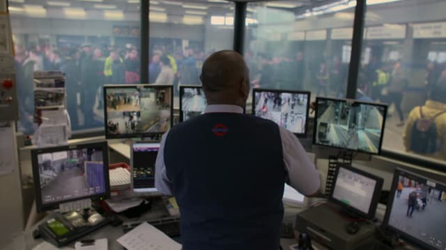 S01:E03 - The Metropolitan Line