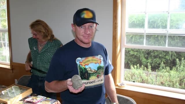 S01:E06 - Camping Trip Gone Wrong