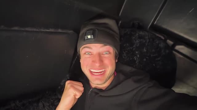 S01:E03 - I Built Secret Rooms in One Color