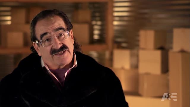 S01:E08 - The Surgeon, the Witch, and the Wardrobe