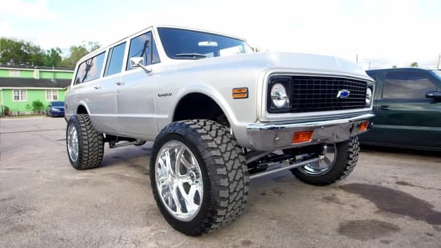 S04:E07 - The New Old School Suburban