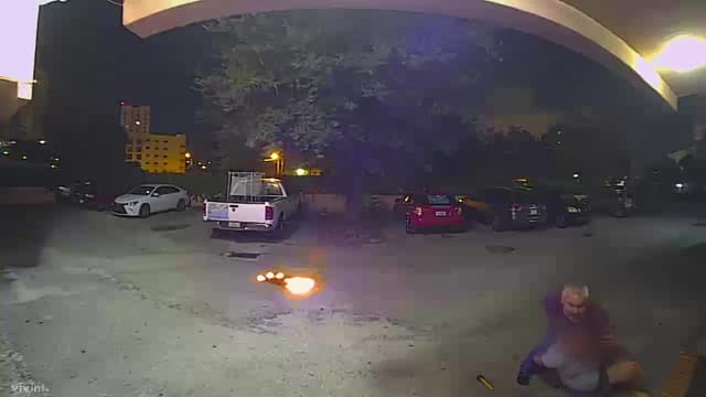 S01:E13 - Neighborhood Wars Top 10 Showdowns