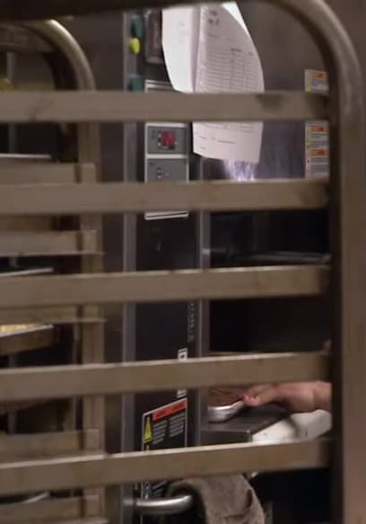 S05:E03 - Headphones and Helicopters poster