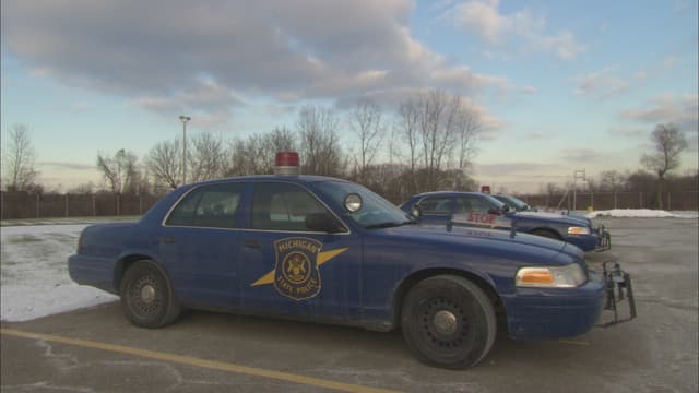 S05:E15 - Killer on Campus / The Bow Hunter