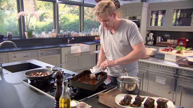 S01:E07 - Slow Cooking