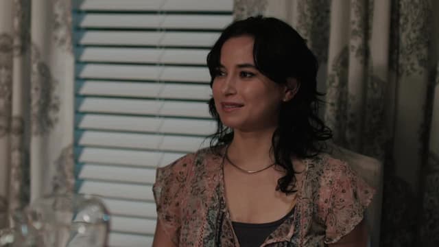 S06:E02 - Danger in Store