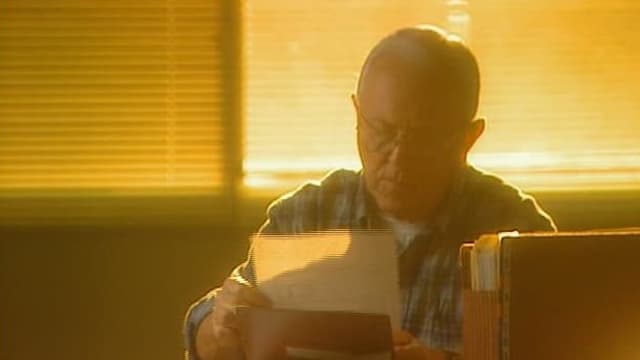 S03:E04 - License to Kill / The Tell-Tale Mark