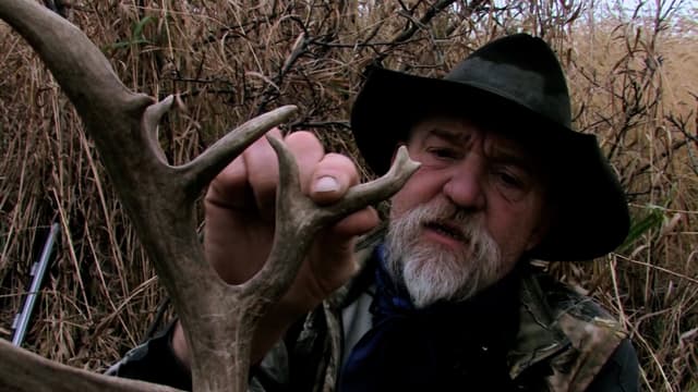 S11:E10 - World Class Mule Deer Hunting